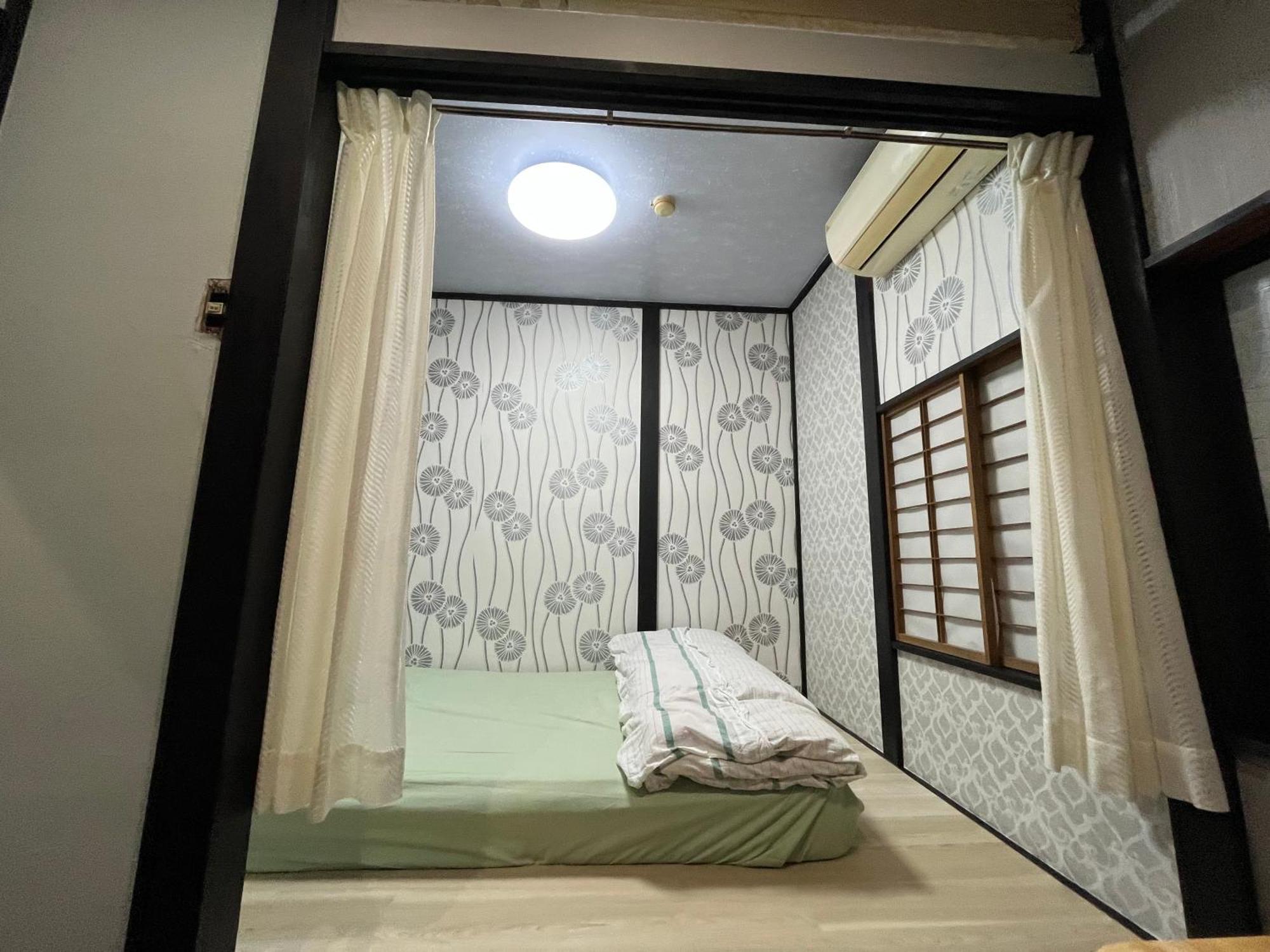 Lucky Hotel, Tokyo